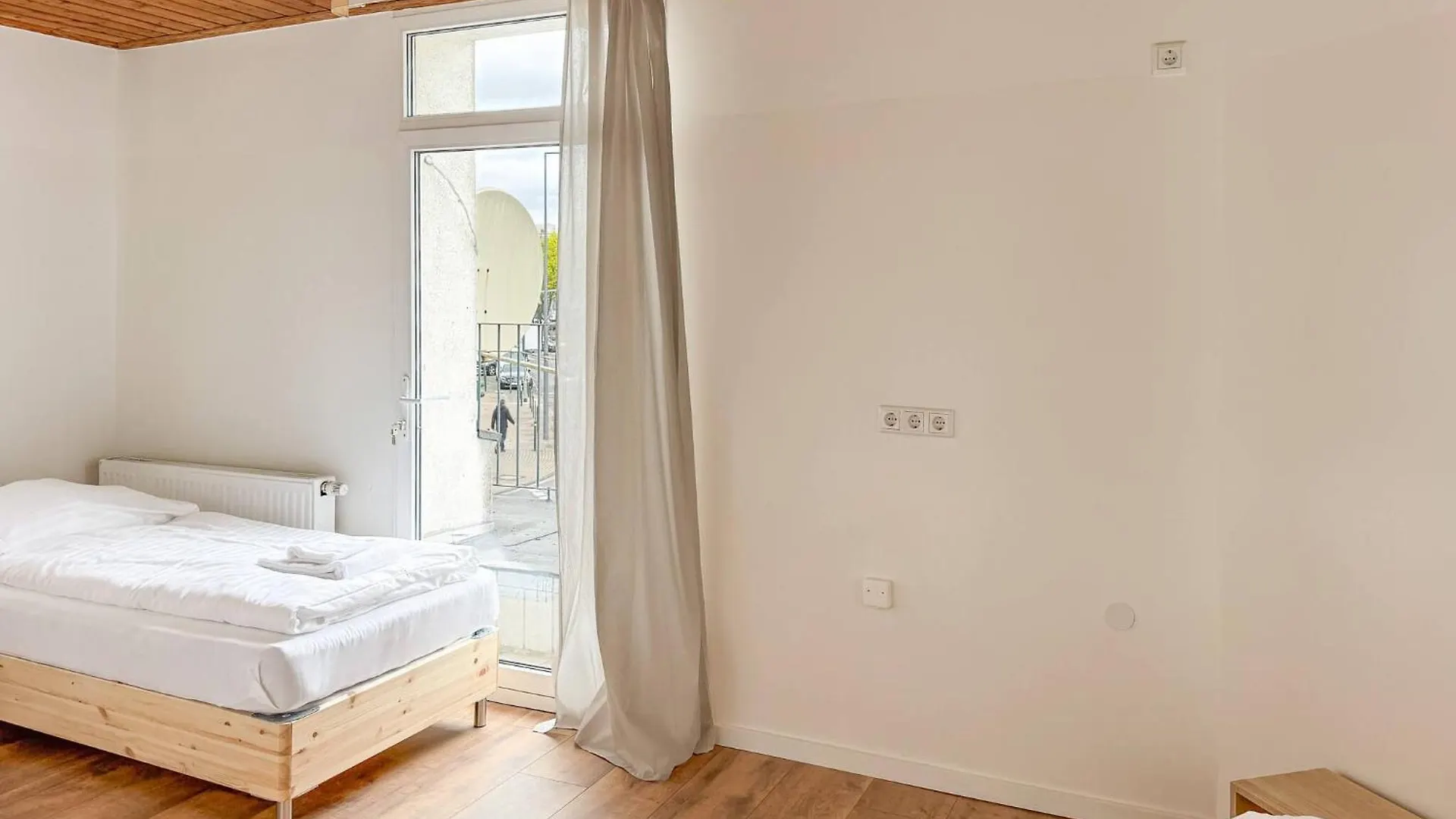 6 Room Detached House - Koeln Messe Fair 10Min 0*, Cologne Germany
